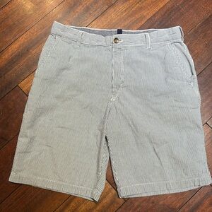 IZOD Seersucker Men’s Shorts, size 36
